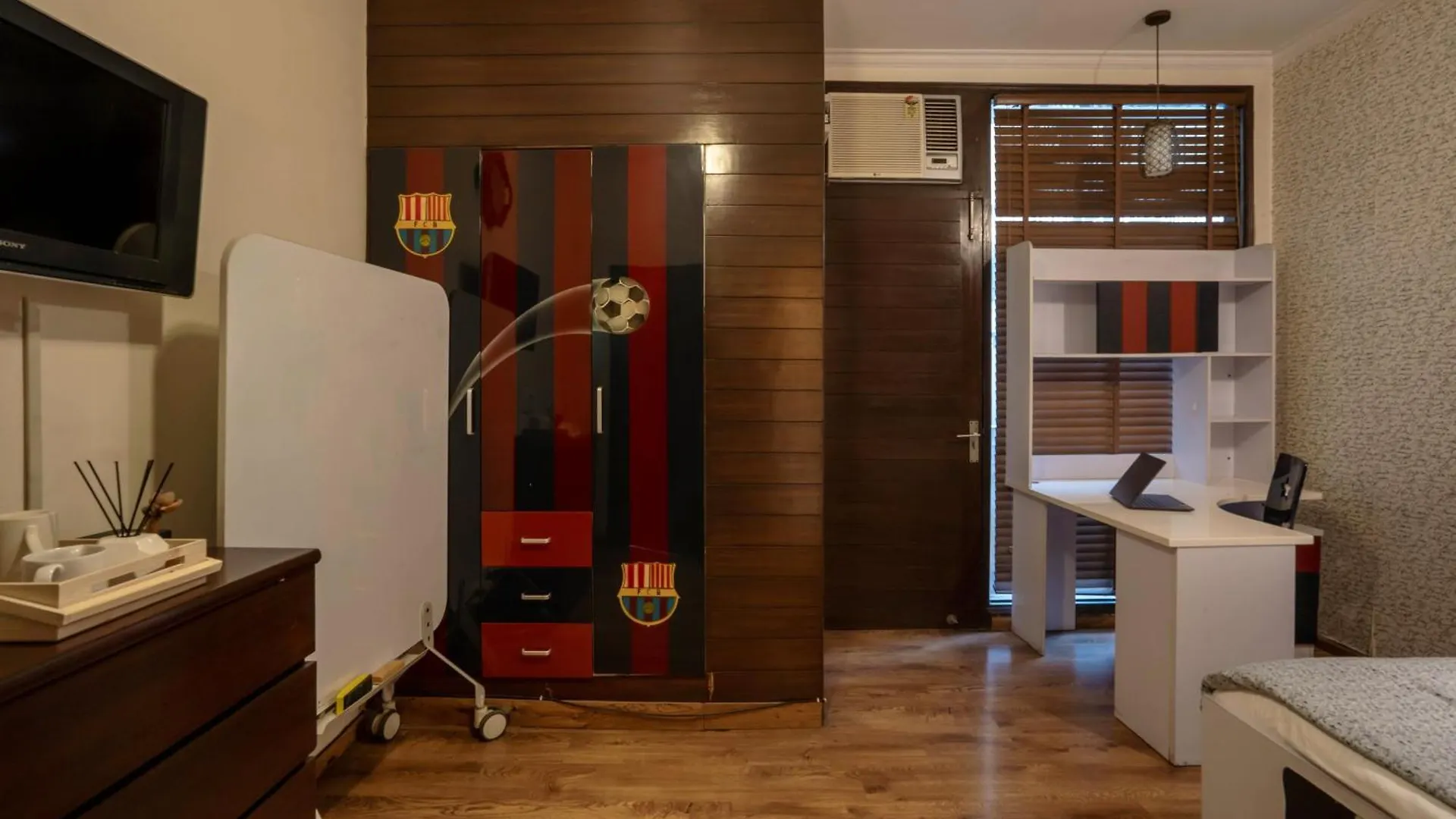Luxurious 4 Bhk With Mini Movie Theatre In Gurgaon Villa Nyaraló
